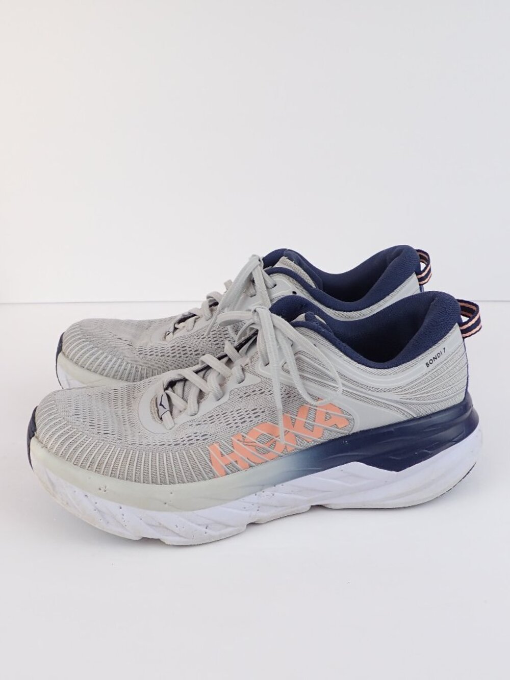 Hoka one one Hoka W Bondi 7 Woman 9.5 Running Shoes Sneakers Gray Pink Blue READ